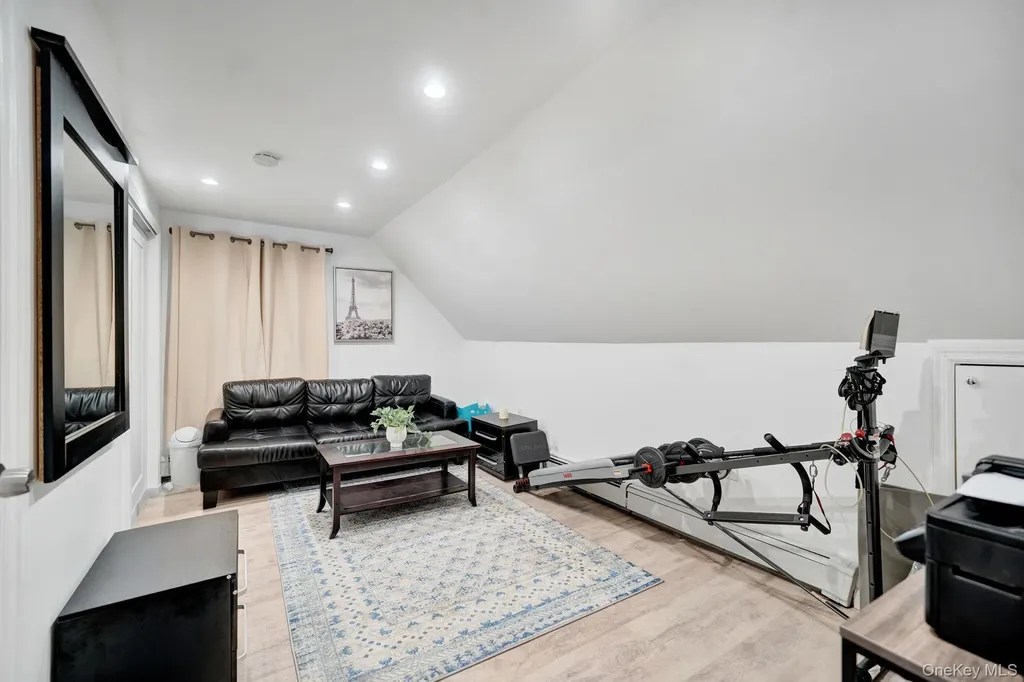 125 Hamlet Road Levittown NY 11756