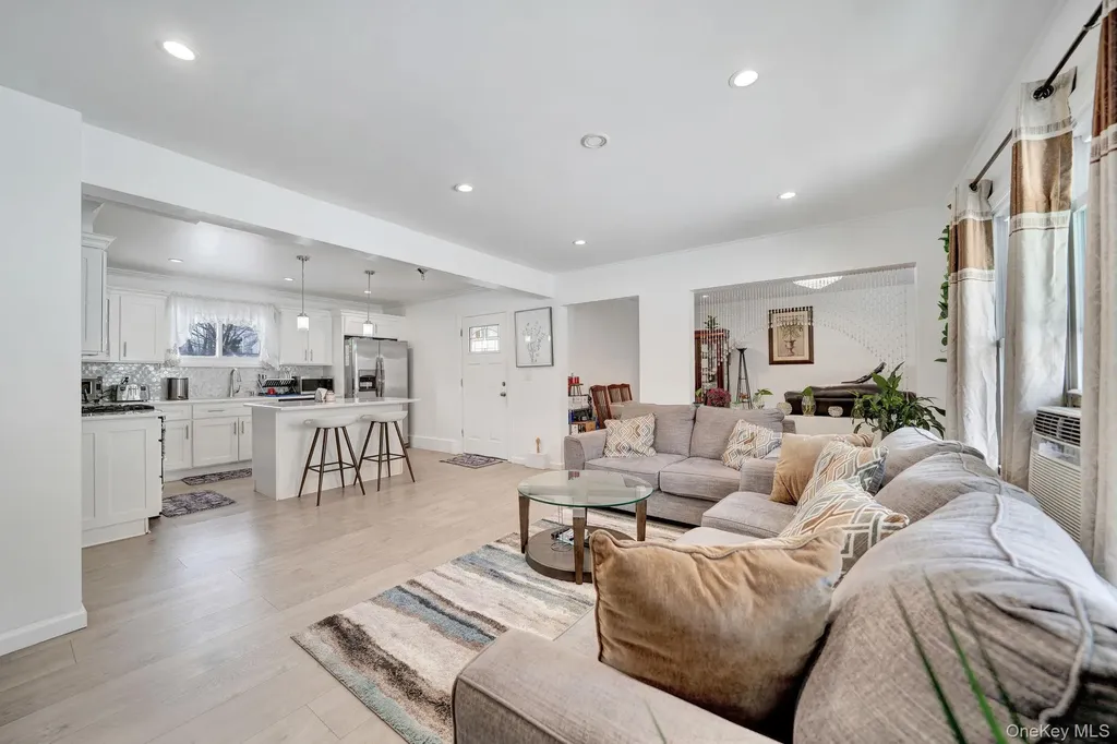 125 Hamlet Road Levittown NY 11756