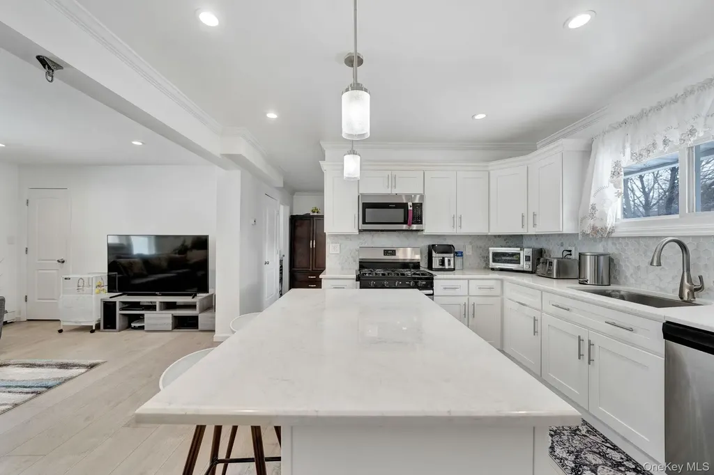 125 Hamlet Road Levittown NY 11756