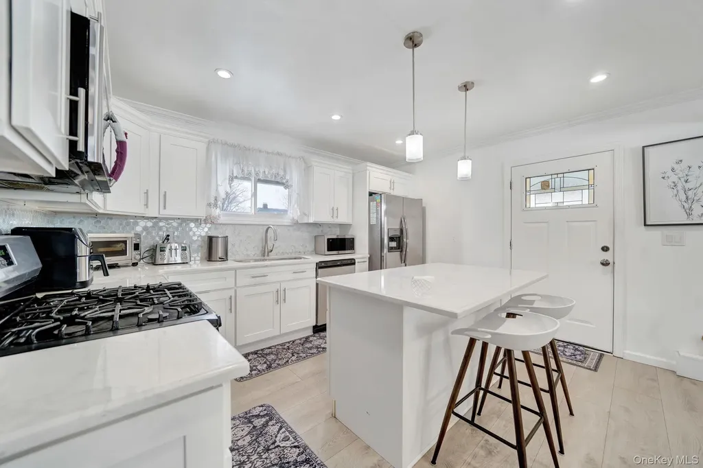 125 Hamlet Road Levittown NY 11756