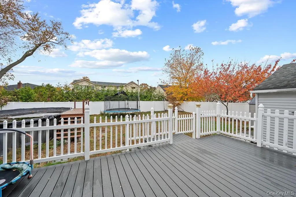 2741 Anthony Avenue Bellmore NY 11710