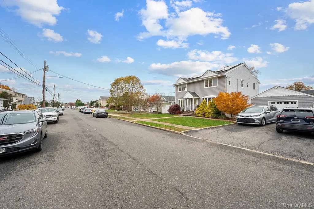 2741 Anthony Avenue Bellmore NY 11710