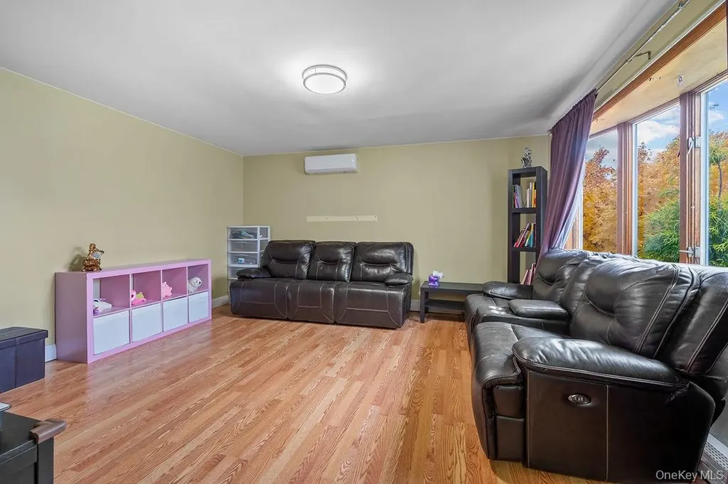 2741 Anthony Avenue Bellmore NY 11710