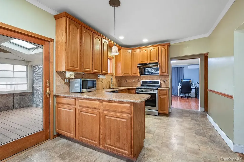 2741 Anthony Avenue Bellmore NY 11710