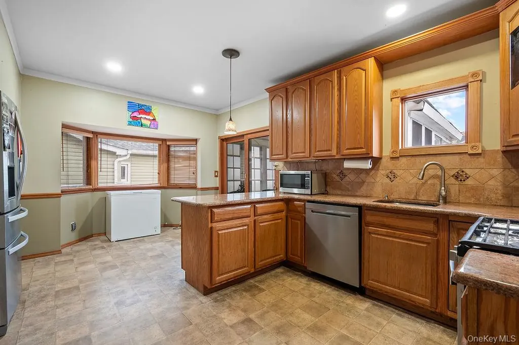 2741 Anthony Avenue Bellmore NY 11710