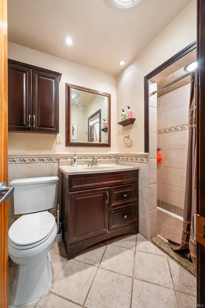 2741 Anthony Avenue Bellmore NY 11710