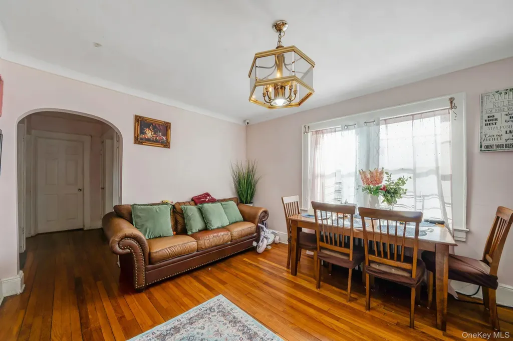 44 Nassau Parkway Hempstead NY 11550