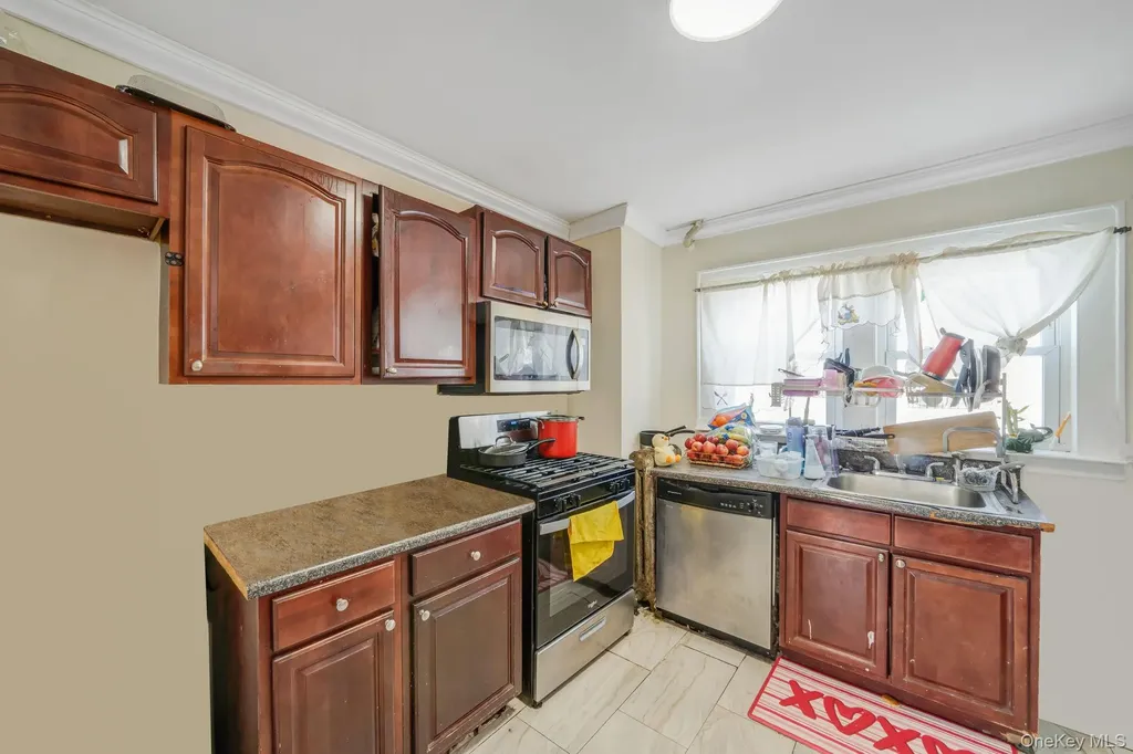 44 Nassau Parkway Hempstead NY 11550