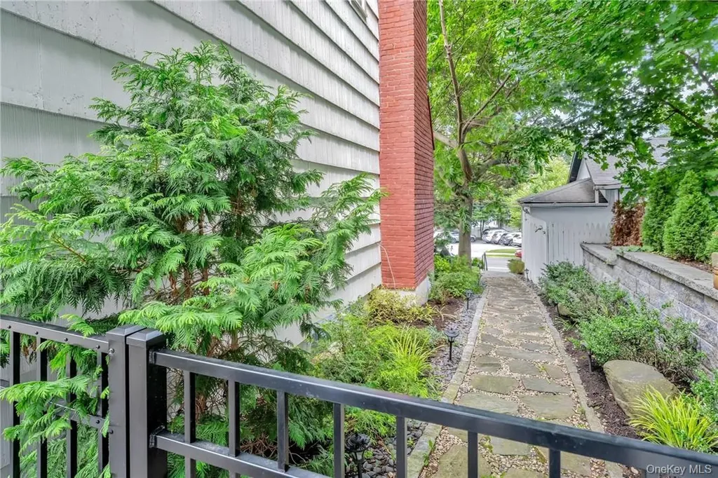 72 Brook Street Scarsdale NY 10583