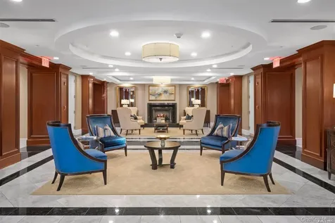 1000 Royal Court North Hills NY 11040