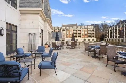 1000 Royal Court North Hills NY 11040