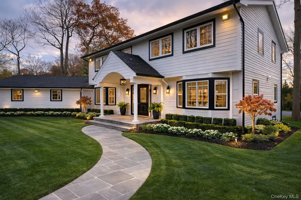 22 Peppermill Lane Dix Hills NY 11746