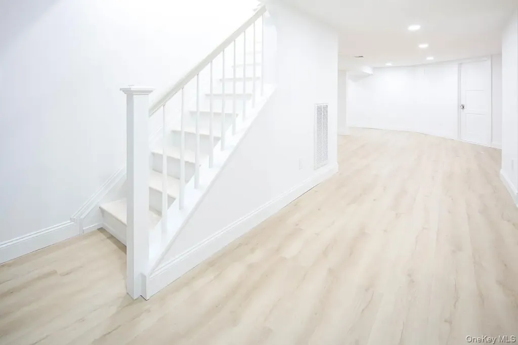 22 Peppermill Lane Dix Hills NY 11746