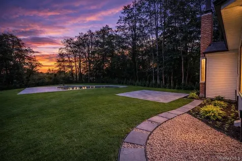 22 Peppermill Lane Dix Hills NY 11746