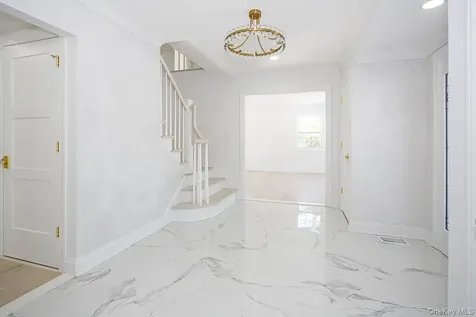 22 Peppermill Lane Dix Hills NY 11746