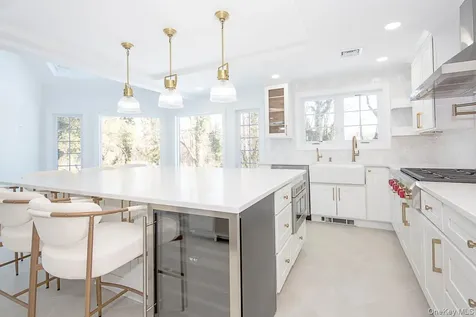 22 Peppermill Lane Dix Hills NY 11746