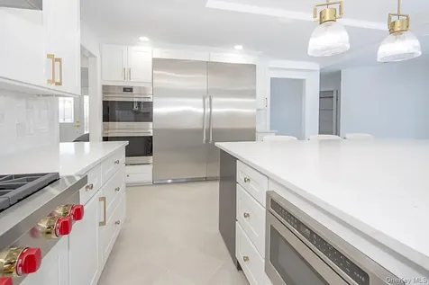 22 Peppermill Lane Dix Hills NY 11746