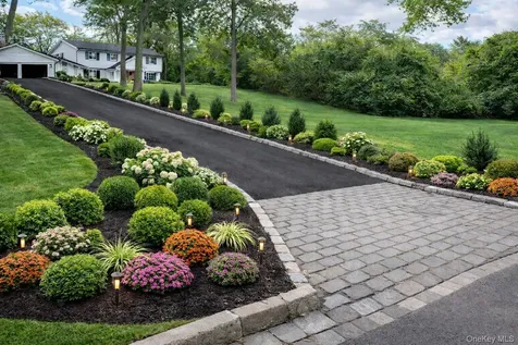22 Peppermill Lane Dix Hills NY 11746