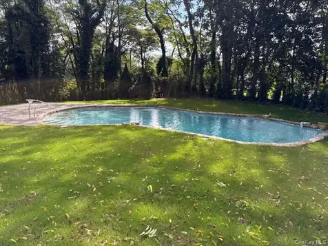 22 Peppermill Lane Dix Hills NY 11746