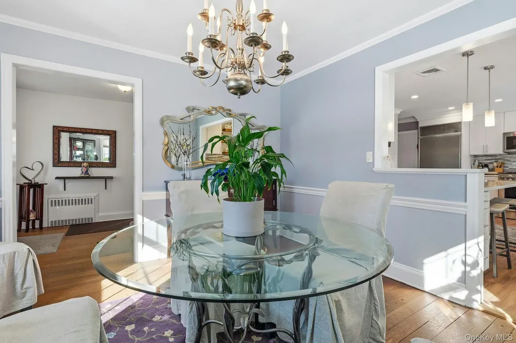6 Beverly Parkway Freeport NY 11520