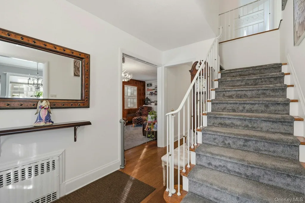 6 Beverly Parkway Freeport NY 11520
