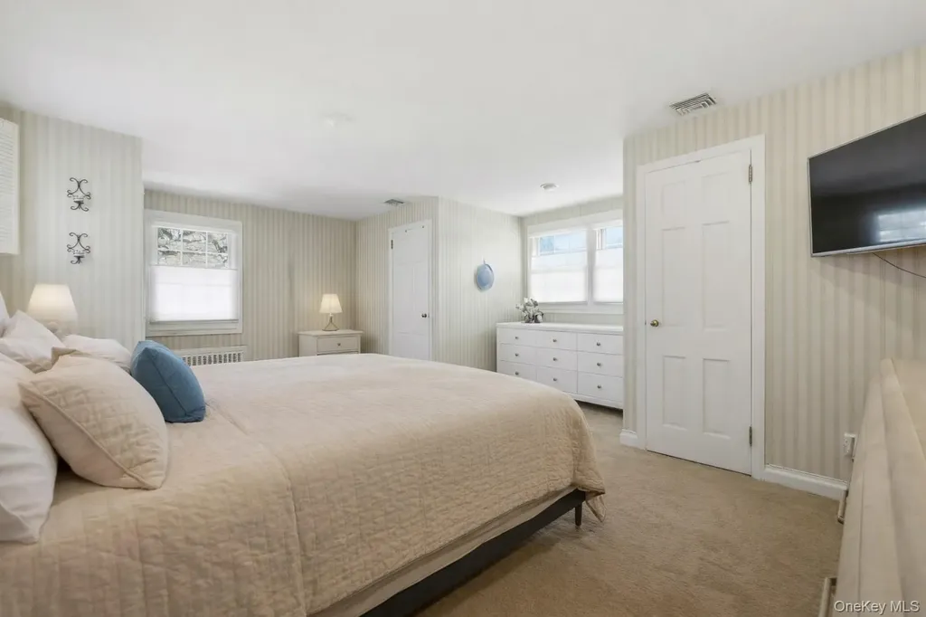 6 Beverly Parkway Freeport NY 11520