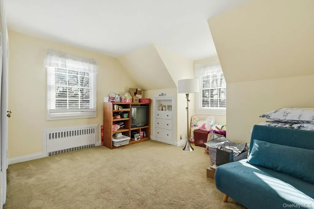 6 Beverly Parkway Freeport NY 11520