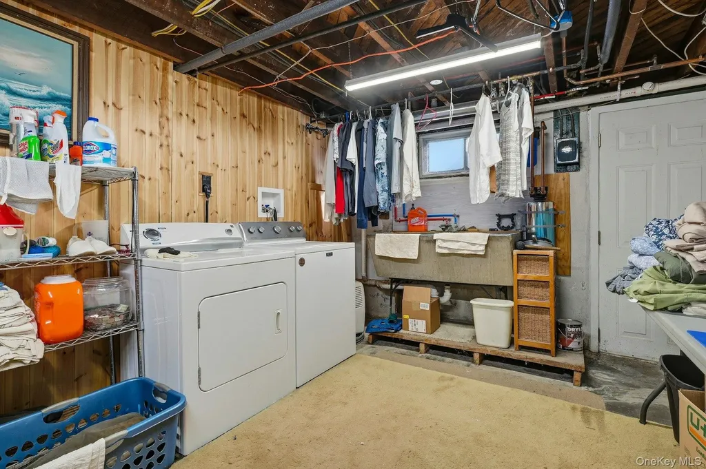 6 Beverly Parkway Freeport NY 11520