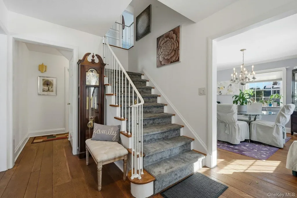 6 Beverly Parkway Freeport NY 11520