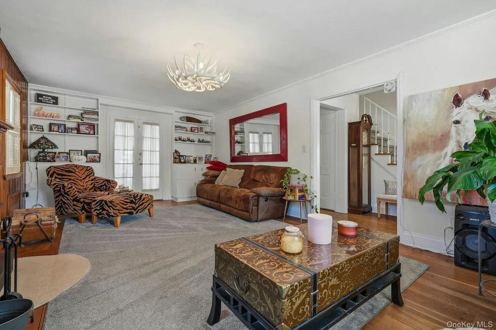 6 Beverly Parkway Freeport NY 11520