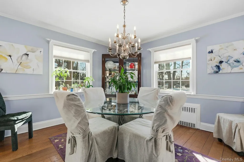 6 Beverly Parkway Freeport NY 11520