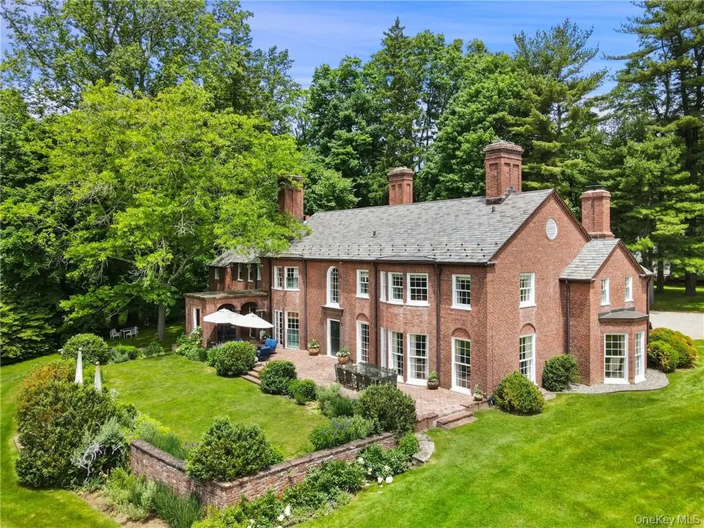 99 Cantitoe Street Katonah NY 10536