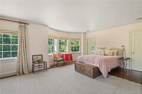 99 Cantitoe Street Katonah NY 10536