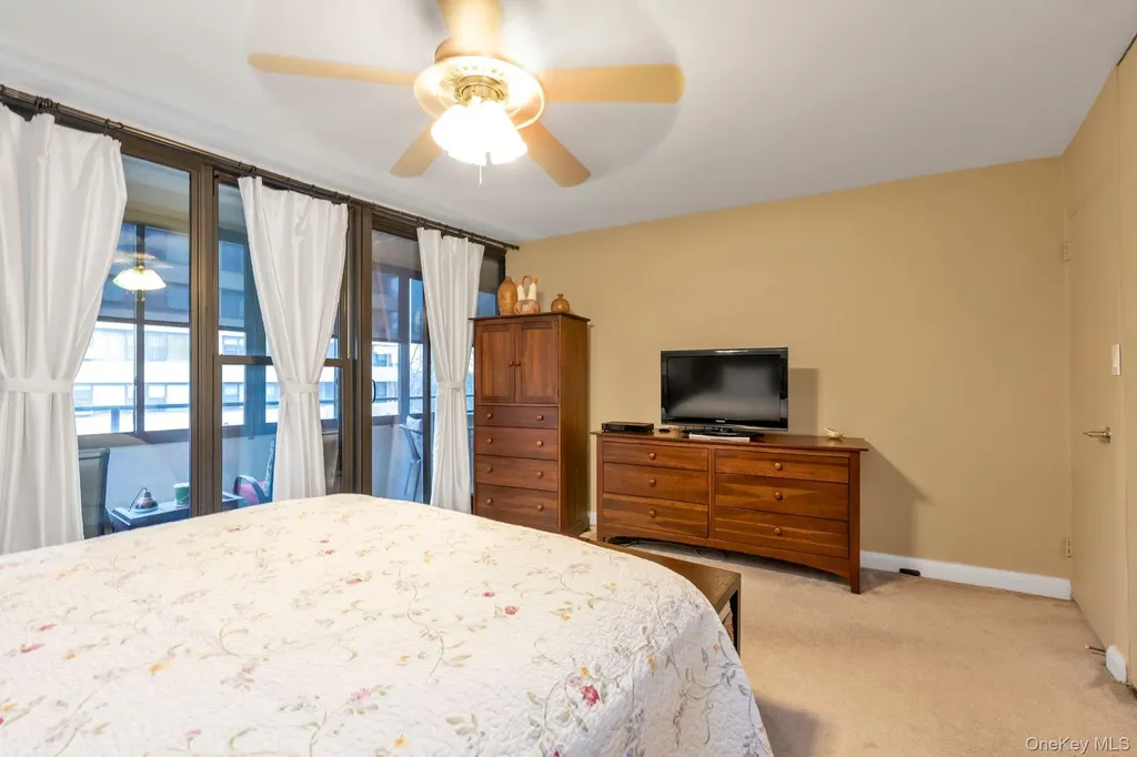162 20 9 Avenue Beechhurst NY 11357