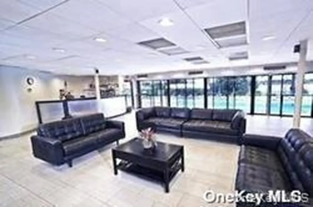 162 20 9 Avenue Beechhurst NY 11357