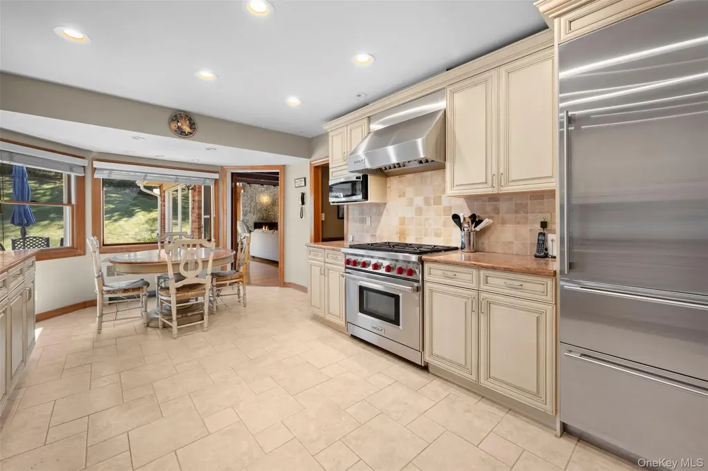 22 Ravine Road Great Neck NY 11023