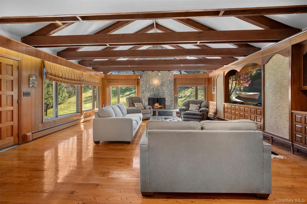 22 Ravine Road Great Neck NY 11023