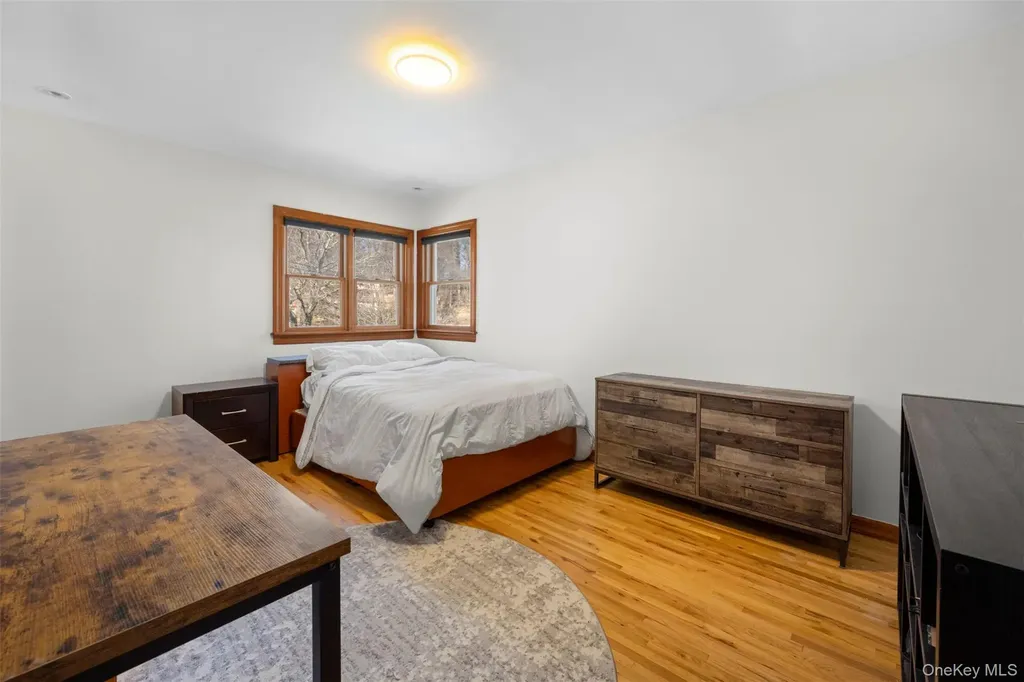 22 Ravine Road Great Neck NY 11023