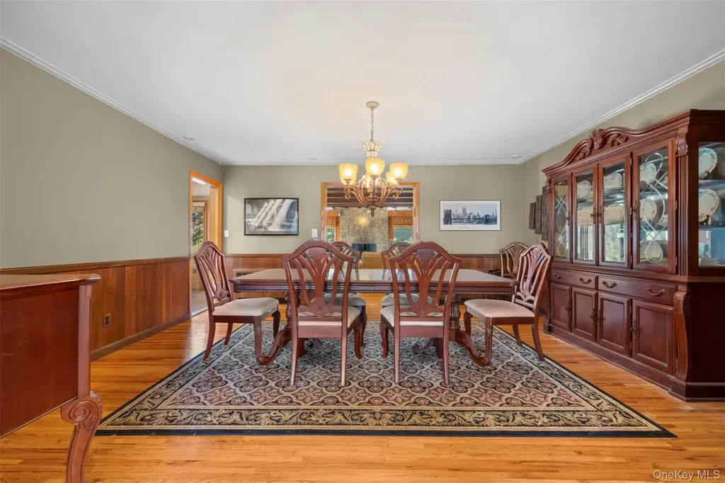 22 Ravine Road Great Neck NY 11023