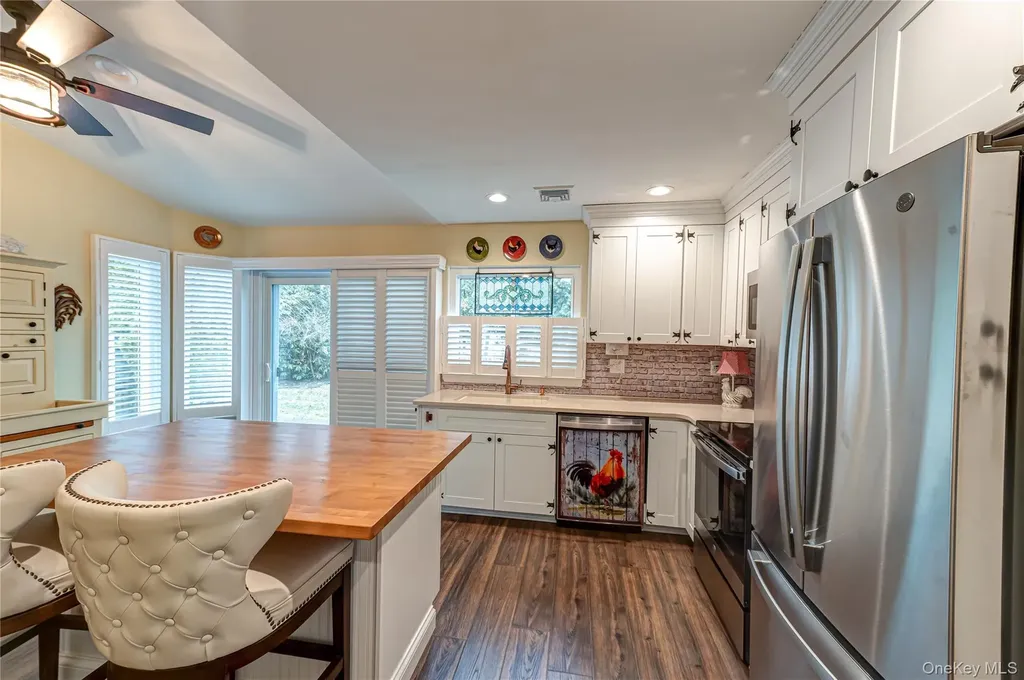 263 Glen Drive Ridge NY 11961
