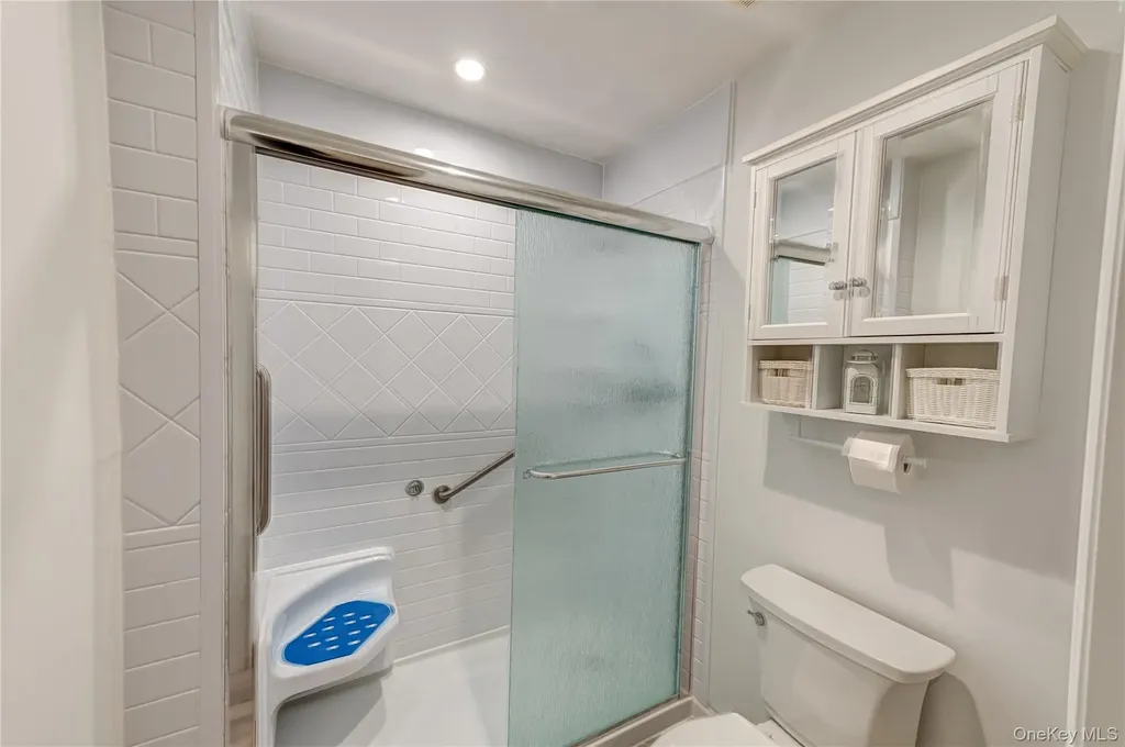 263 Glen Drive Ridge NY 11961