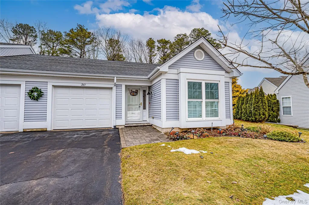 263 Glen Drive Ridge NY 11961