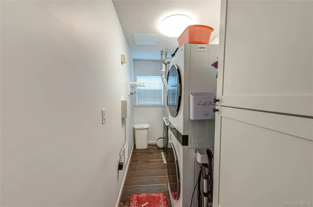 263 Glen Drive Ridge NY 11961