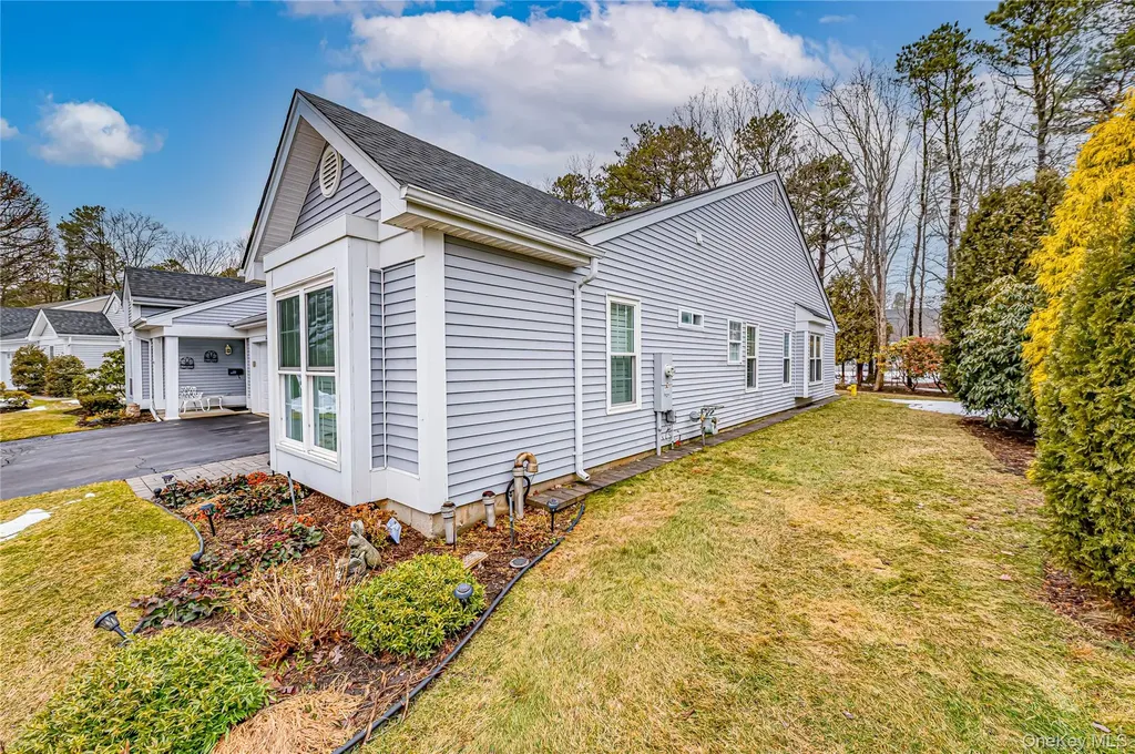 263 Glen Drive Ridge NY 11961