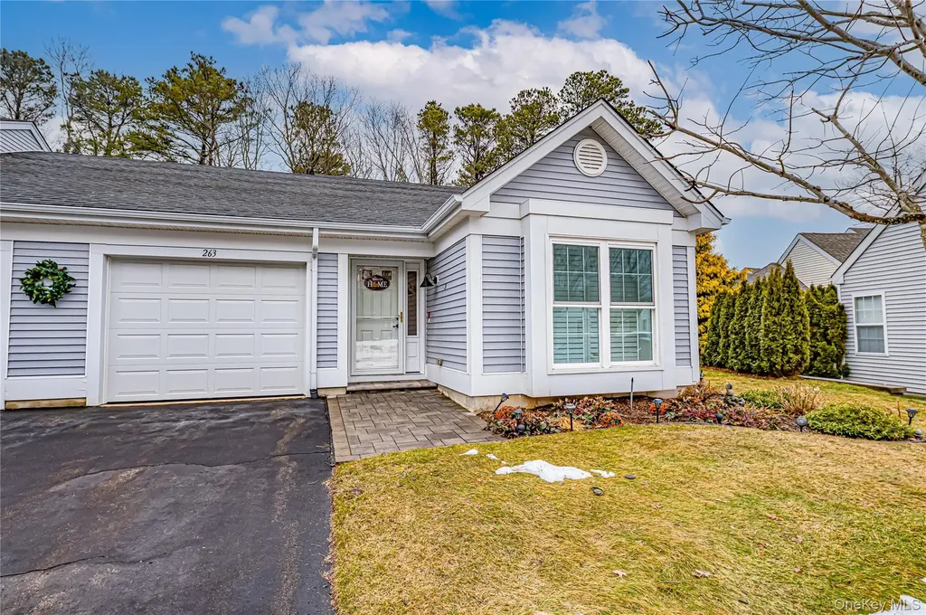 263 Glen Drive Ridge NY 11961