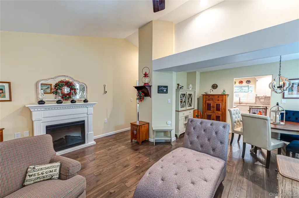 263 Glen Drive Ridge NY 11961