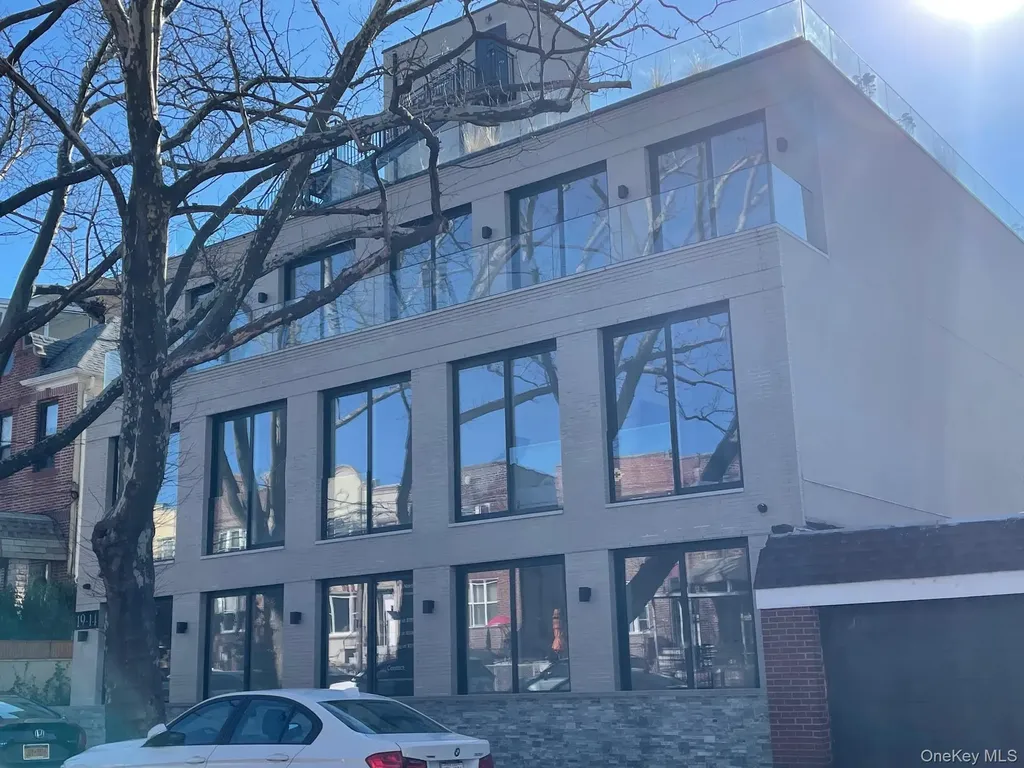 19-14 21st Road Astoria NY 11105