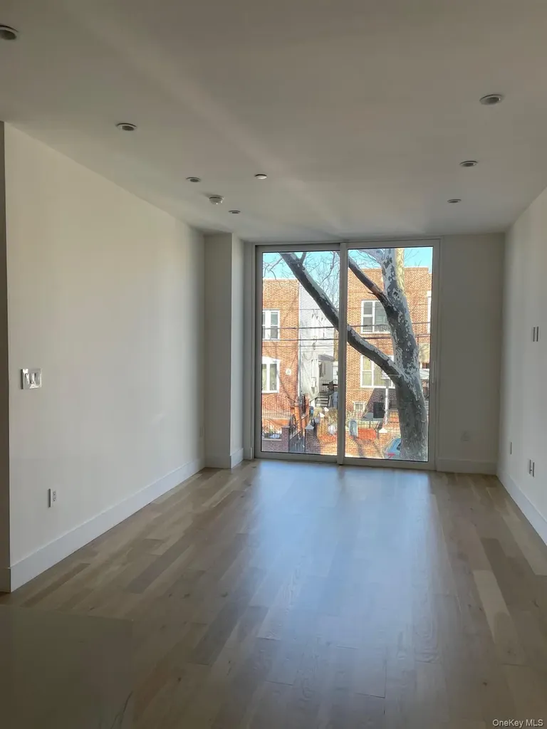 19-14 21st Road Astoria NY 11105
