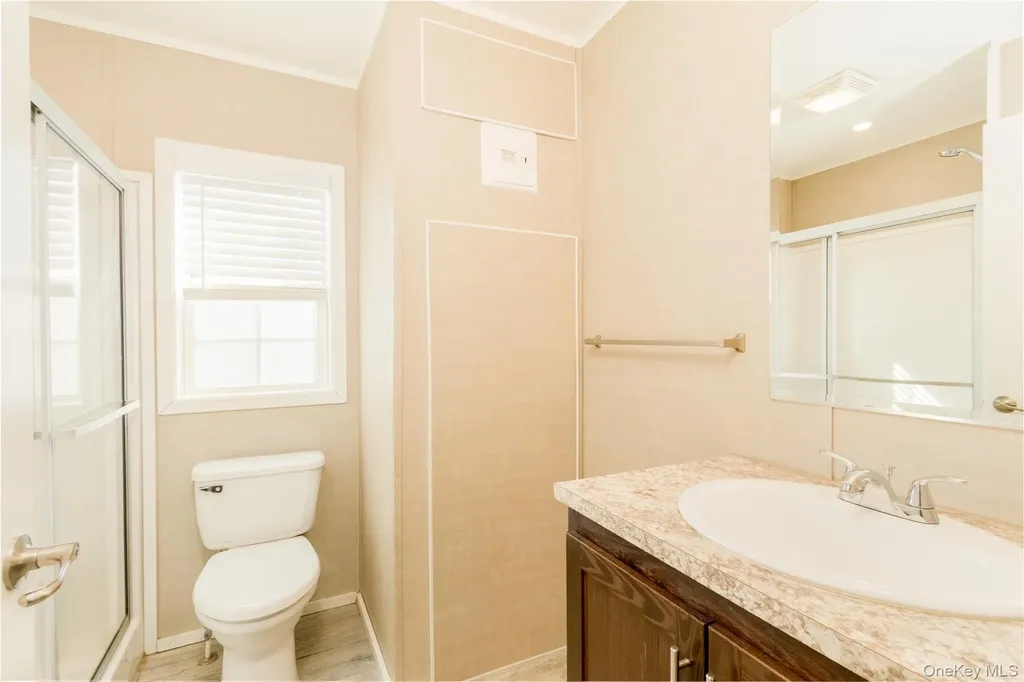 150 #4 Main Street Islip NY 11751