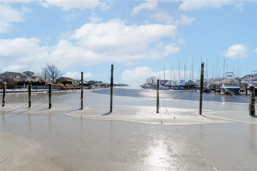 150 #4 Main Street Islip NY 11751